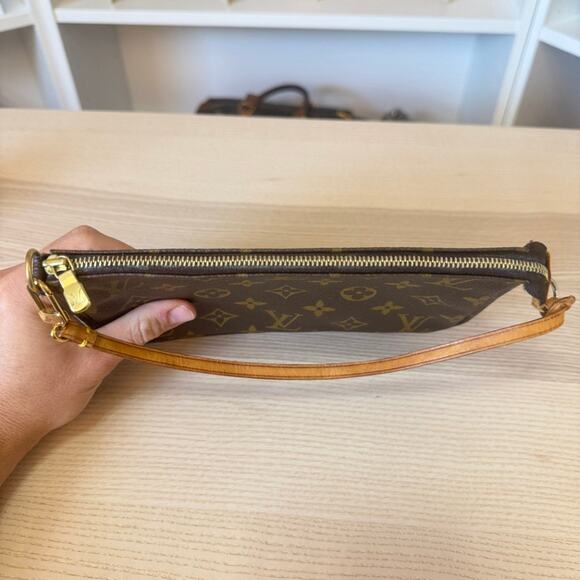 Louis Vuitton Monogram Pochette Accessories - Picture 8 of 13